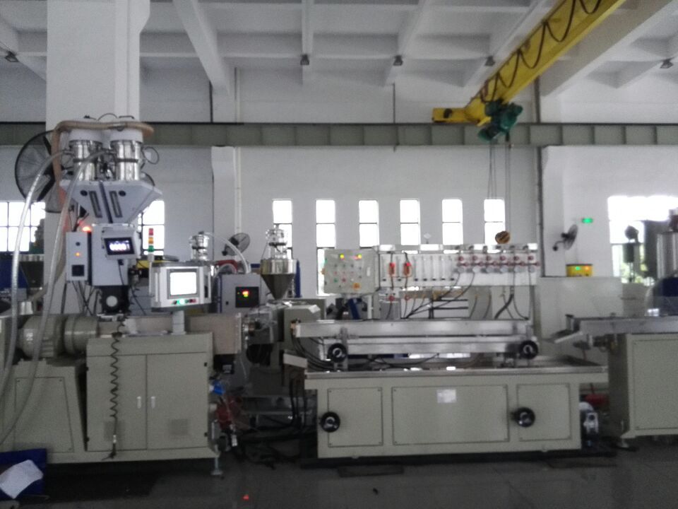 wiper extrusion machine from China Manufacturer YAOAN PLASTIC MACHINERY CO.,LTD.
